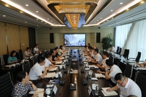 桐鄉(xiāng)政企聯(lián)動現(xiàn)場會開進(jìn)振石、巨石，一如既往支持大企業(yè)穩(wěn)定發(fā)展！