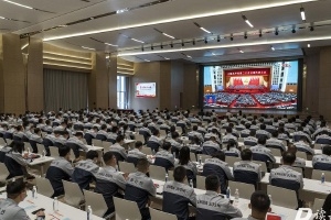 增底氣、強(qiáng)干勁！中國巨石黨員干部熱議黨的二十大報告