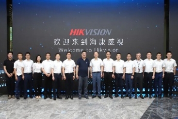 楊國明總裁率管理團(tuán)隊(duì)到?？低暯涣鲗W(xué)習(xí)